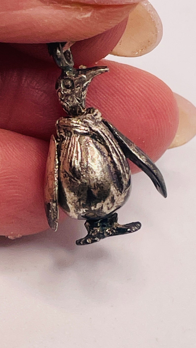 Vintage Sterling Silver Articulated Moveable Moving Penguin Pigeon Bird Anthropomorphic Scarf Pendant Charm for Bracelet Necklace zdjęcie 4