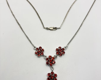 Collana lavalier vintage con grappolo di fiori in argento sterling rosso granato e rubino, stile vittoriano, edoardiano, Art Déco, boho.