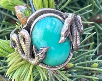 Vintage Czech Green Peking Glass Double Snake Serpent Cobra Coiled Wrap Ouroboros Ring US Size 5.75