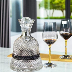 Crown Crystal Wine Decanter | 1500ml Faceted Aerator | With Lid + Steel Clean Beads | Base Options