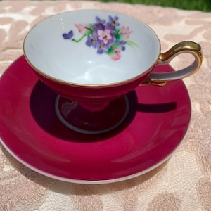Schöne Vintage Ucagco besetzten Japan Burgund Mokkatasse Teetasse & Untertasse Set. Perfekt für die Teestunde.