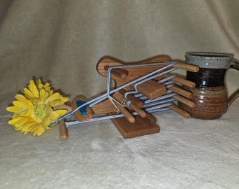 Telar de roble con clavijas de roble - Hecho a mano con madera local. 11,4 cm de alto x 22,9 cm de largo - Urdimbre de 122 cm, urdido con un proyecto de inicio.