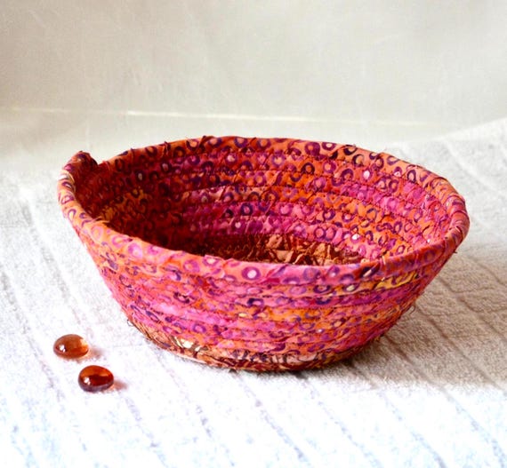 Rustic Candy Dish, Country Pink Decoration, 1 Handmade Batik Fabric Bowl, Cranberry Key Holder, Mauve Ring Tray, Artisan Batik Basket