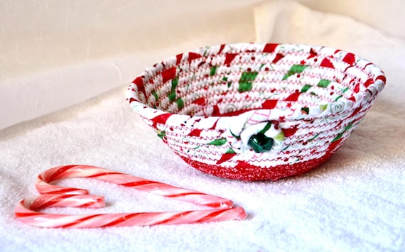 Christmas Candy Bowl, 1 Handmade Holiday Fabric Basket, Holiday Key Dish, Small Trinket Tray