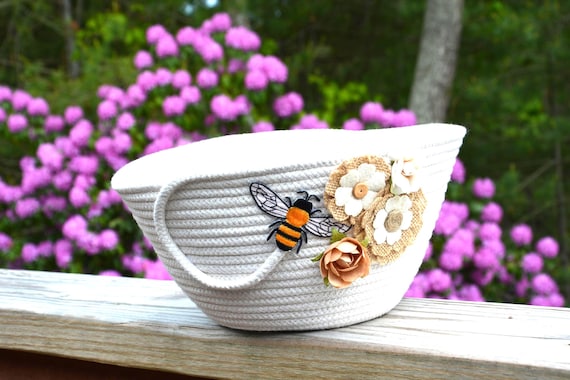 Honey Bee Basket, Minimalist Rope Bowl, Handmade Key Basket, Country Cottage Fruit Bowl, Quilted Napkin Holder, Farmhouse Home Decor