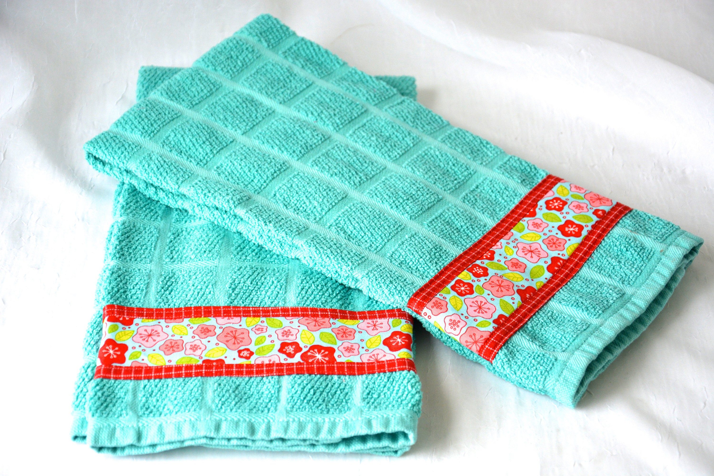 Red Kitchen Towels, Set of 2, Aquamarine Home Decor, 2 Hand Decorated  Towels, Set of Two Cotton Turquoise Tea Towels, Aqua Dish Cloths