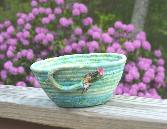 Summer Cottage Bowl, Hummingbird Basket, Handmade Desk Bowl, Quilted Batik Fabric Bowl, Bird Lover Gift Basket, Lime Cream Outdoor Decor