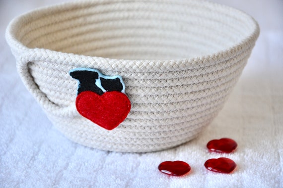 Mother's Day Gift Basket, Cat Dog Candy Bowl, Minimalist Red Heart Bowl, Handmade Rope Basket, Country Key Holder, Fun Gift for her Mom