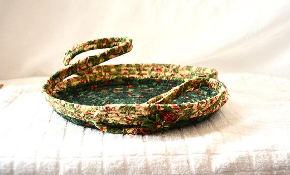 Christmas Pie Carrier, Handmade Holiday Basket, Cookie Dessert Caddy, Christmas Bread Basket, Decorative Holiday Serving Ware Basket