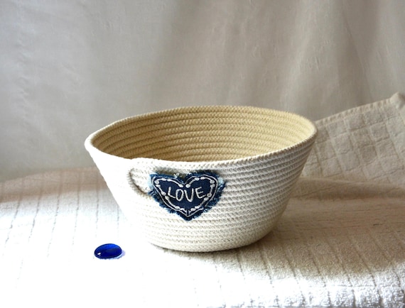 Banneton Proofing Basket, Country Fruit Bowl, 1 Handmade Heart Basket, Farmhouse Bread Proving Bowl, Minimalist Rope Basket