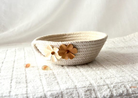 Country Rope Bowl, 1 Handmade Clothesline Basket, Small Key Holder, Cottage Chic Candy Dish, Farmhouse Rustic Ring Dish, Minimalist Bowl
