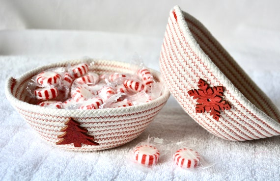 Christmas Candy Dishes, 2 Holiday Gift Baskets, Small Rope Baskets, Handmade Key Bowls, Change Holders, Snowflake Trinket Ring Basket