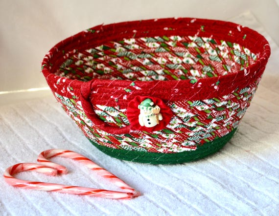 Christmas Napkin Basket, Holiday Candy Bowl, Homemade Mail Holder, Christmas Fruit Bowl, Gift Basket, Handmade Coiled Fabric Basket