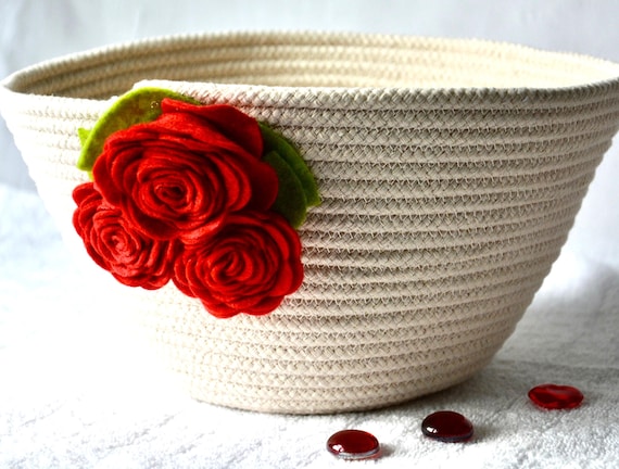 Red Christmas Bowl: Handcrafted Rope Basket, Country Napkin Holder