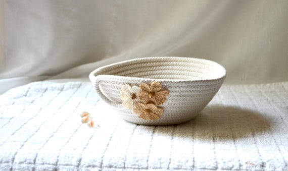 Country Rope Bowl, Handmade Clothesline Basket, Small Key Holder, Cottage Chic Candy Dish, Farmhouse Rustic Ring Dish, Minimalist Bowl