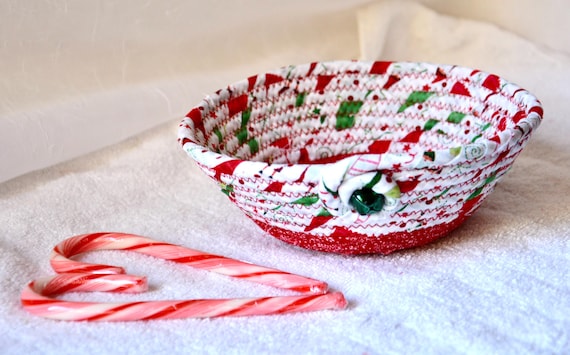Christmas Candy Bowl, Handmade Holiday Fabric Basket, Potpourri Holder, Entry Key Bowl, Holiday Decor, Trinket Tray, Cute Candy Dish