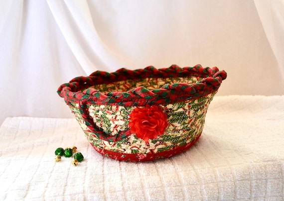 Woven Christmas Bowl, Holiday Napkin Basket, Handmade Fruit Bowl, Quilted Fabric Rope Basket