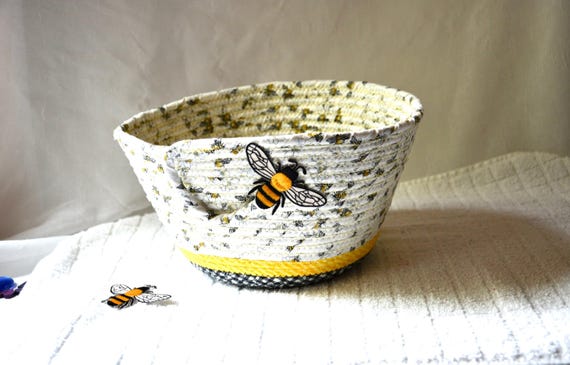 Honey Bee Basket, Summer Picnic Basket, Outdoor Patio Bowl, Handmade Quilted Fabric Bowl, Black and Yellow Napkin Holder, Gift for beekeeper
