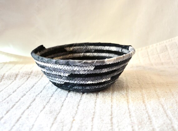 Fall Candy Bowl, Small Black Basket, Handmade Fabric Rope Bowl, Key Holder, Desk Candy Dish, Coiled Change Bowl, Gift for Dad him