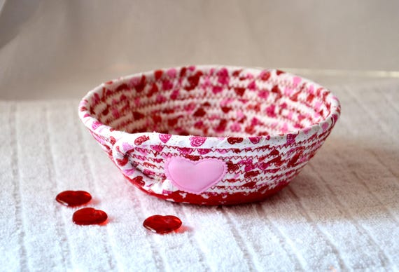 Mother Birthday Gift, Cute Candy Dish, Valentine Heart Basket, Red Candy Bowl, Heart Party Favor, 1 Handmade Ring Basket, Gift for her Mom