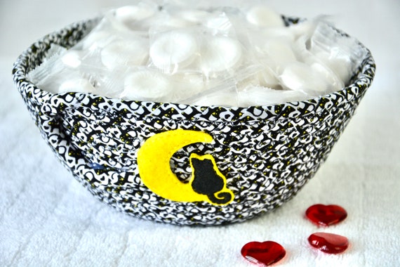 Halloween Candy Bowl, Black Cat Candy Dish, Handmade Kitty Fabric Bowl, Fall Key Holder, Ring Dish, Fun Gift Basket, Halloween Decoration