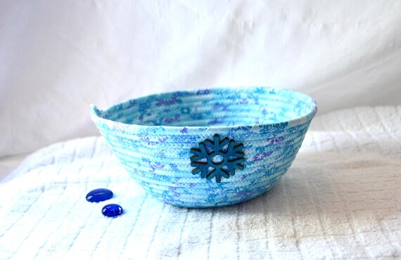 Blue Snowflake Basket, 1 Handmade Holiday Bread Basket, Snowy Winter Decor