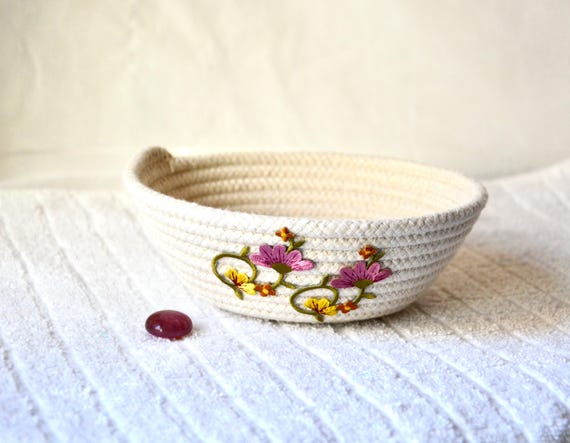 Country Cottage Dish, Handcrafted Quilted Rope Basket, Floral Clothesline Bowl, Key Holder, Change Tray, Candy Dish, Small Rope Bowl