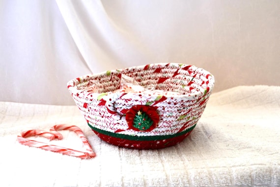 Handmade Christmas Fabric Basket: Quilted Holiday Candy Bowl