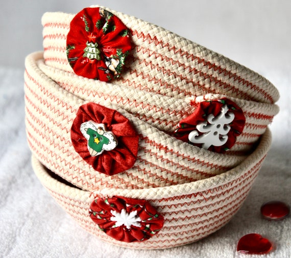 Red Christmas Bowl, 1 Holiday Candy Dish, Christmas Decoration, Handmade Trinket Ring Holder, Cute Gift Basket, Woven Rope Basket