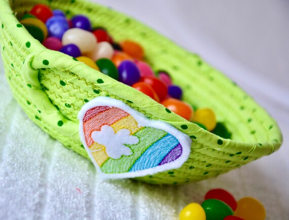 Cute Green Candy Bowl, Mother's Day Gift, Handmade Gift Basket, Desk Heart Bowl, Entryway Key Bowl, Unique Fabric basket