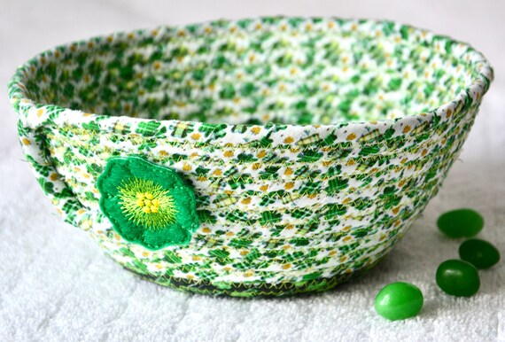 St. Patrick's Day Basket, Irish Shamrock Candy Bowl, Handmade Green Shamrock Fruit Bowl,  Fun Bread Basket, Cute Gift Basket