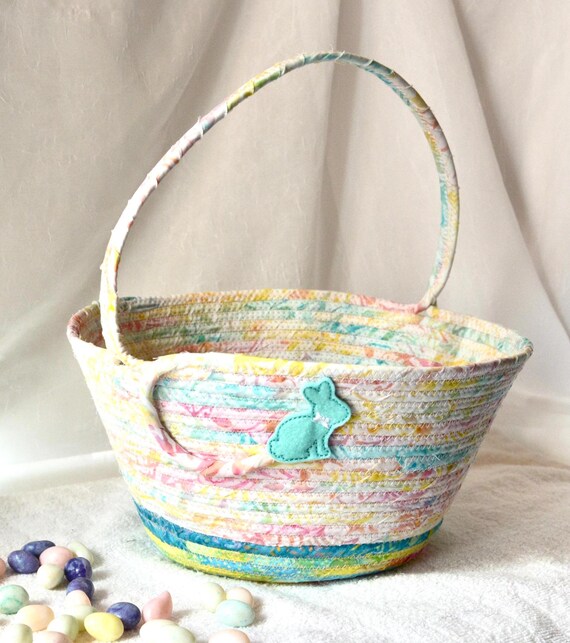 Pastel Easter Basket, Easter Candy Bucket, Easter Egg Hunt Tote Bag, Spring Decoration, Handmade Baby Girl First Easter Basket, Free NameTag