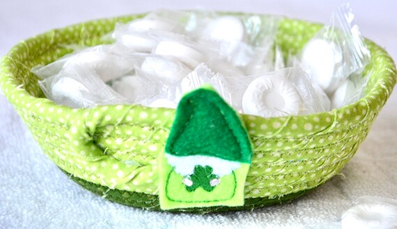 St. Patrick's Day Desk Bowl, Green Gnome Candy Bowl, Handmade Gift Basket, Cute Ring Dish, Whimsical Key Basket, Small Fabric Rope Basket