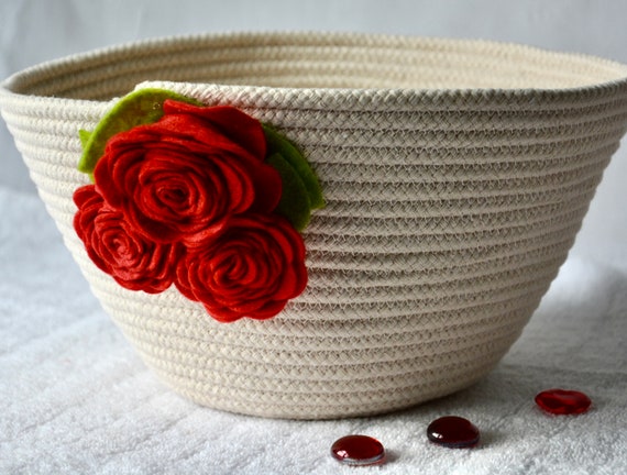 Red Roses Bowl, Minimalist Gift Basket, Handmade Rope Basket, Country Napkin Holder, Red Fruit Bowl, Farmhouse neutrals basket