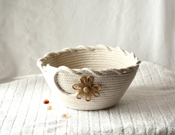 Woven Rope Bowl, Handmade Beige Clothesline Basket, Country Gift Basket, Farmhouse Bowl, Minimalist Coiled Basket, Neutrals Fruit Bowl