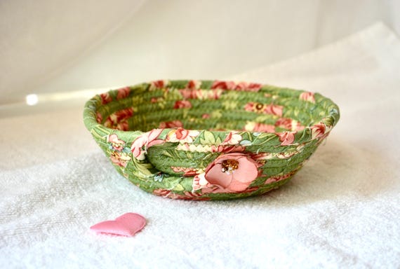 Cottage Trinket Tray, Victorian Rose Bowl, Shabby Chic Basket, 1 Handmade Fabric Rope Bowl, Lime Cream Green Ring Dish, Small Gift Basket