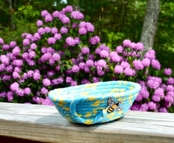 Whimsical Bee Basket, Summer Picnic Basket, Small Blue Bowl, Handmade Quilted Fabric Basket, Honey Bee Party Candy Bowl, Gift for Gardener