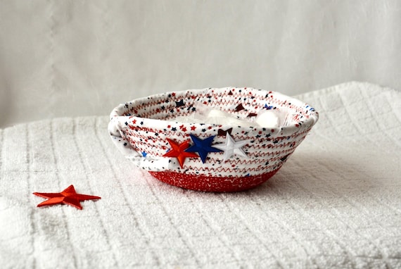 July 4th Candy Basket, Patriotic Party Bowl, Red White and Blue Decor Bowl, Outdoor Party Basket, Patio Decor, Handmade Fabric Rope Basket