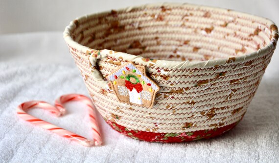 Gingerbread House Basket, Handmade Christmas Bowl, Country Cottage Fruit Bowl, Holiday Decoration,  Gingerbread Man Bowl, Gift Basket