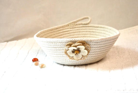 Summer Picnic Basket, Minimalist Coiled Rope Bowl, Country Candy Basket, Handmade Bread Basket, Outdoor Patio Basket, Outdoor Porch Bowl