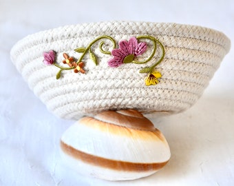 Floral Minimalist Rope Bowl, Handmade Key Basket, Small Ring Bowl, Country Change Tray, Desk Candy Dish, Farmhouse Home Decor