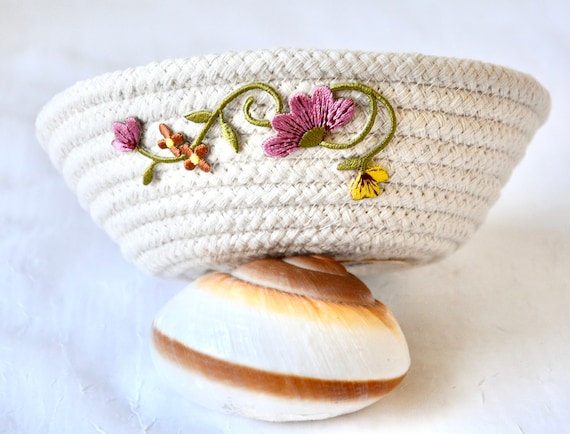 Floral Candy Bowl, Mother Birthday Gift, Handmade Key Holder, Minimalist Rope Tray, Small Ring Bowl, Country Change Tray, Desk Candy Dish