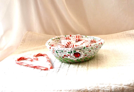 Handmade Christmas Fabric Basket, Holiday Candy Bowl, Coiled Rope Key Tray