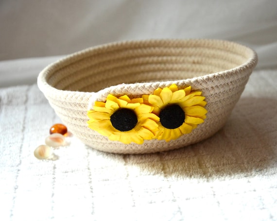Country Rope Bowl, 1 Handmade Clothesline Basket, Small Sunflower Key Holder, Cottage Chic Candy Dish, Coastal Ring Dish, Minimalist Bowl