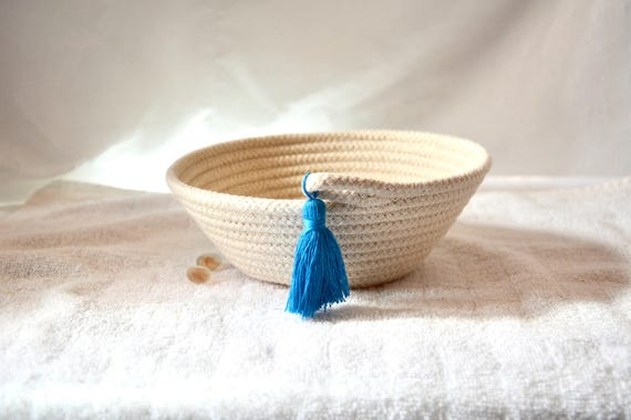 Cute Candy Dish, Small Rope Bowl, Handmade Minimalist Clothesline Basket, Cottage Key Holder, Blue Tassel Basket, Summer Candy Bowl