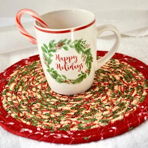 Red Christmas Trivet, 1 Holiday Fabric Place Mat, 10&quot; Handcrafted Coiled Rope Mug Rug, Christmas Hot Pad, Christmas Table Topper