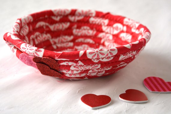 Valentine Gift Basket, Red Key Bowl, Handmade Candy Dish, Potpourri Basket, Candle Holder, Change Bowl, Cute Heart Home Decor