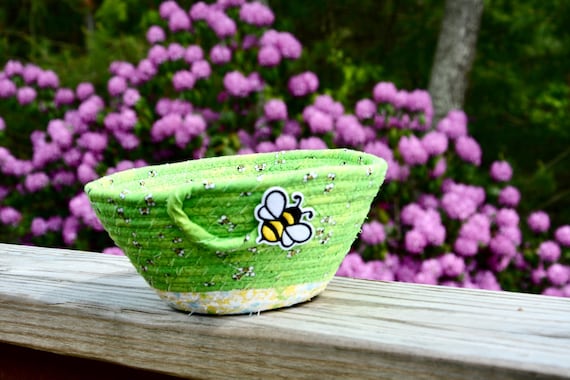 Summer Picnic Basket, Whimsical Bee Bowl, Handmade Quilted Fabric Basket, Outdoor Patio Napkin Holder, Gift for him, her, Bee Keeper Gift