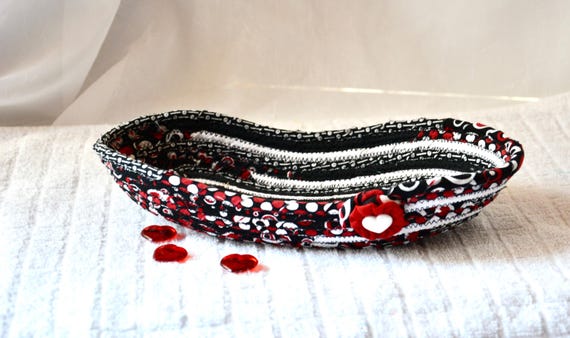 Cute Eyeglasses Holder, Whimsical Gift Basket, 1 Handmade Heart Bowl, Desk Pen Holder,  Candy Bowl, Trinket Bin, Fabric Rope Basket