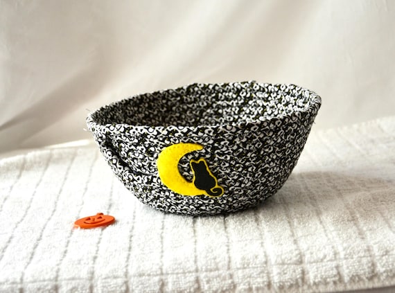Halloween Candy Bowl, Black Cat Candy Dish, Handmade Kitty Fabric Bowl, Fall Key Holder, Ring Dish, Fun Gift Basket, Halloween Decoration